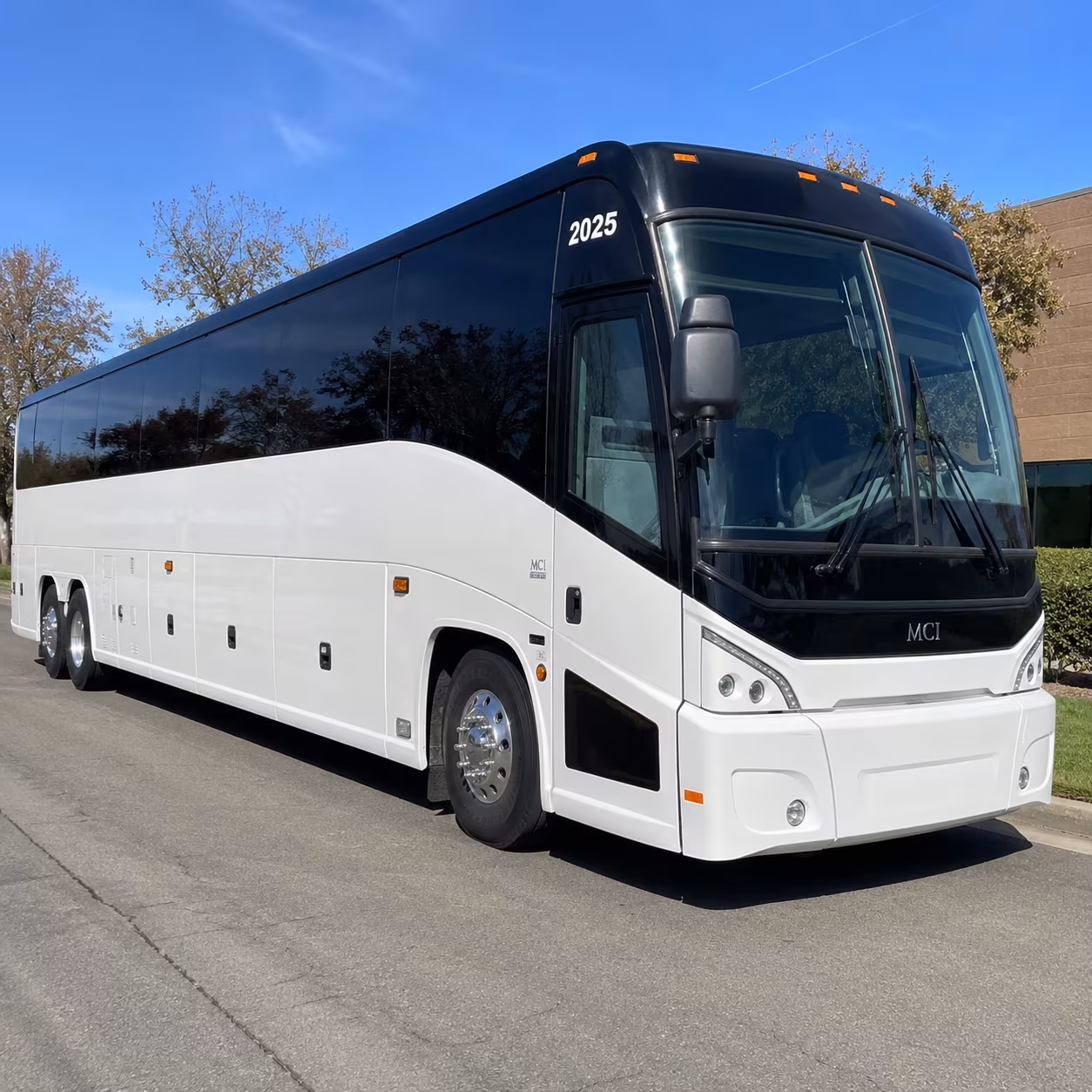 lax and long beach airport corporate shuttle buses