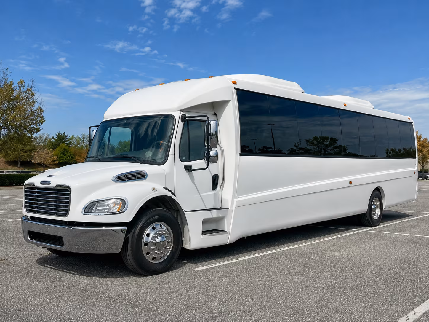 paramount 30 passenger party bus
